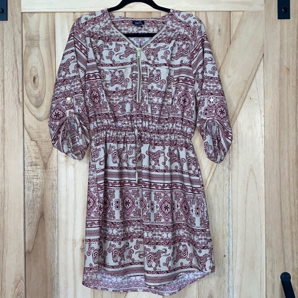 Rue 21 • Elephant Print • Large - Picture 1 of 5